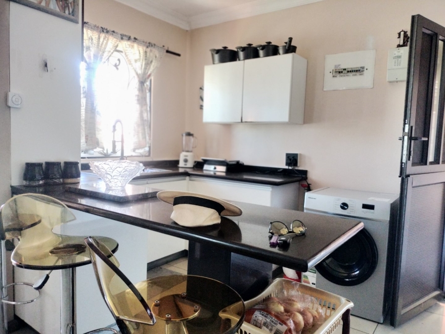  Bedroom Property for Sale in Silwood Heights Western Cape